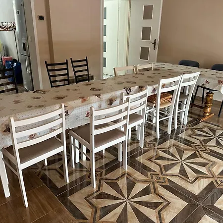 1 Apartment