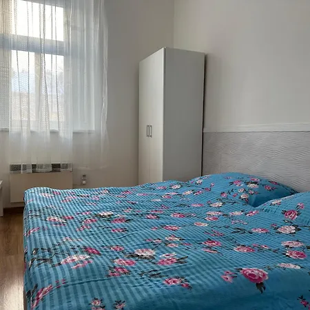 1 Apartment
